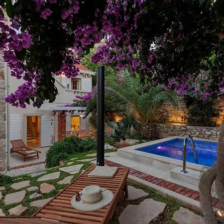 Seaside House With A Swimming Pool Sutivan, Brac - 16300