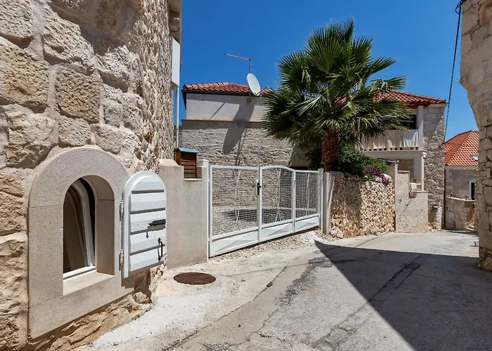 Seaside House With A Swimming Pool - Brac - 16300 *