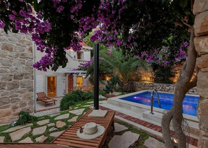 Seaside House With A Swimming Pool - Brac - 16300
