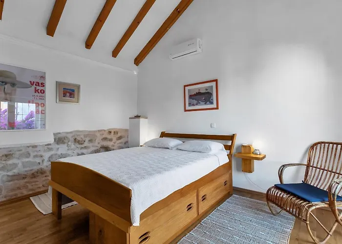 Seaside House With A Swimming Pool - Brac - 16300 Holiday home Sutivan