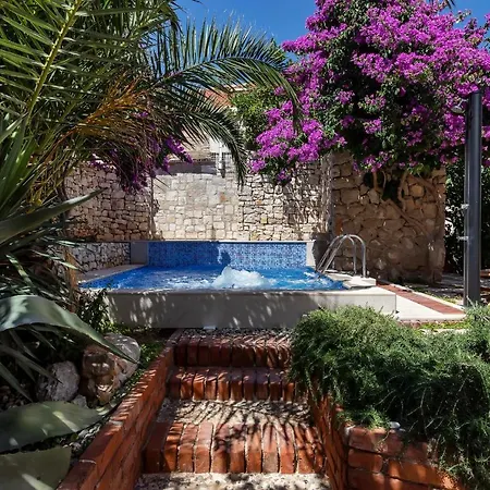 Seaside House With A Swimming Pool Sutivan, Brac - 16300 *
