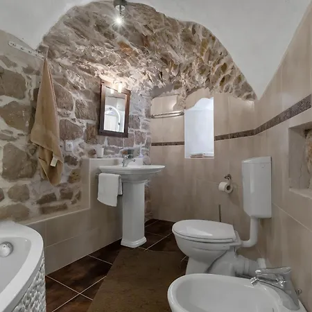 Vakantiehuis Seaside House With A Swimming Pool Sutivan, Brac - 16300 Sutivan